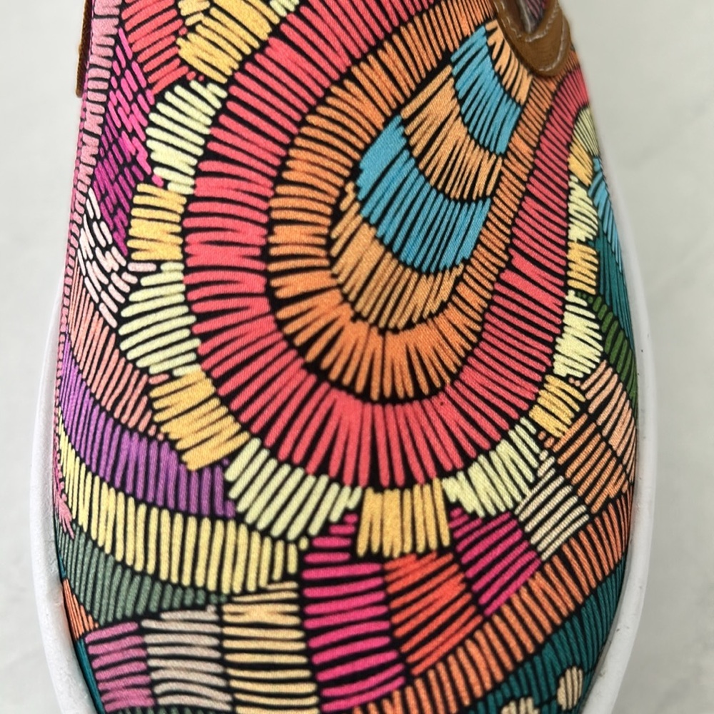 ✨ Colorful Slip-On Platform Sneakers – Size 6 ✨ - Picture 4 of 10